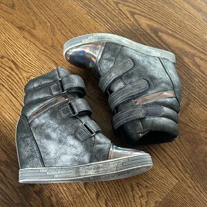Stylish Gray and Silver Women's Wedge Sneakers